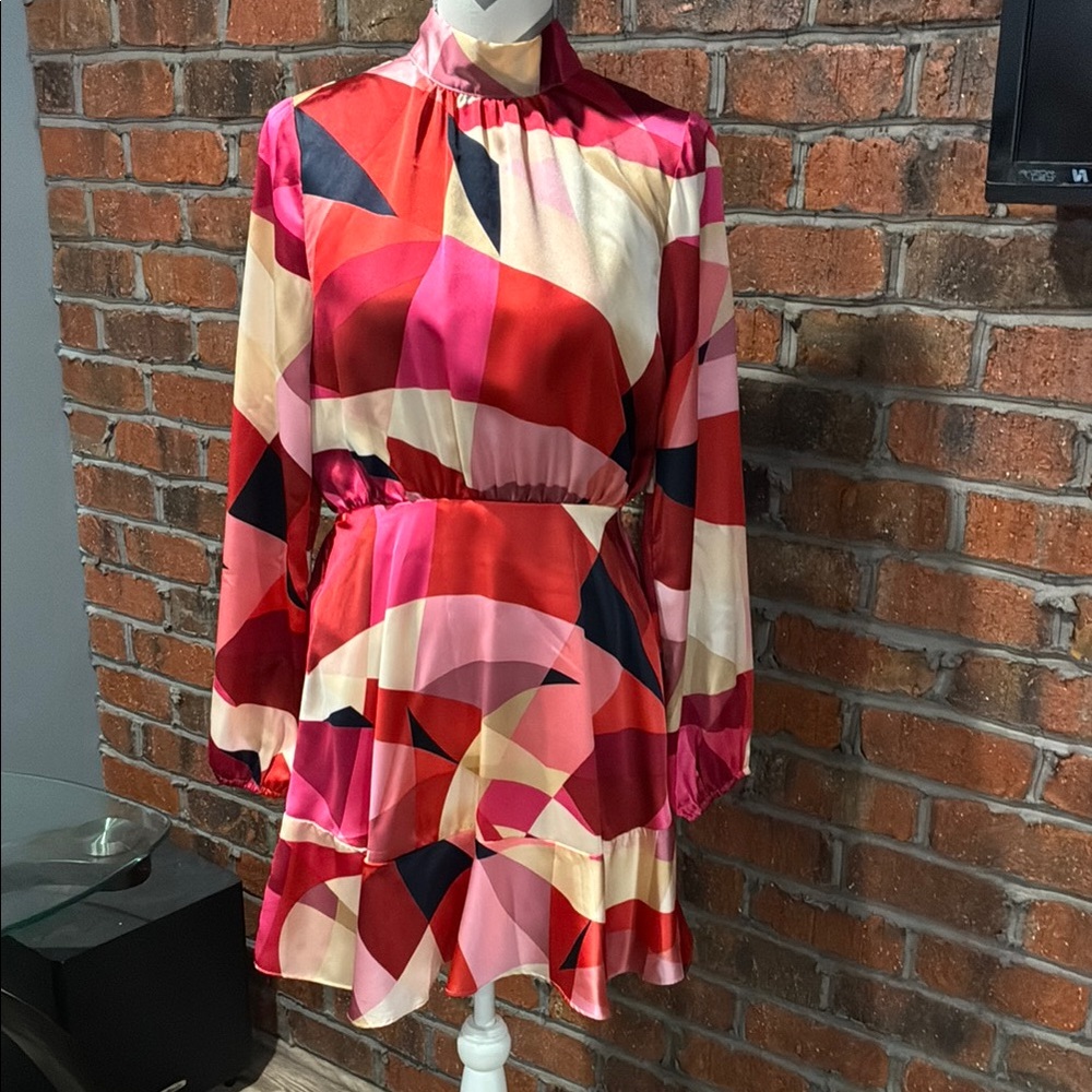 Vestique Colorful Abstract Print Dress. Size Medium.